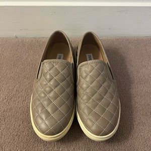 Steve Madden Ecentrcq Womens Shoe-Beige Size 6